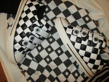 Load image into Gallery viewer, Paris Show Room 24Hrs
